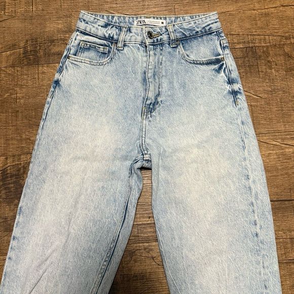 ZARA light blue acid wash jeans - Picture 3 of 6